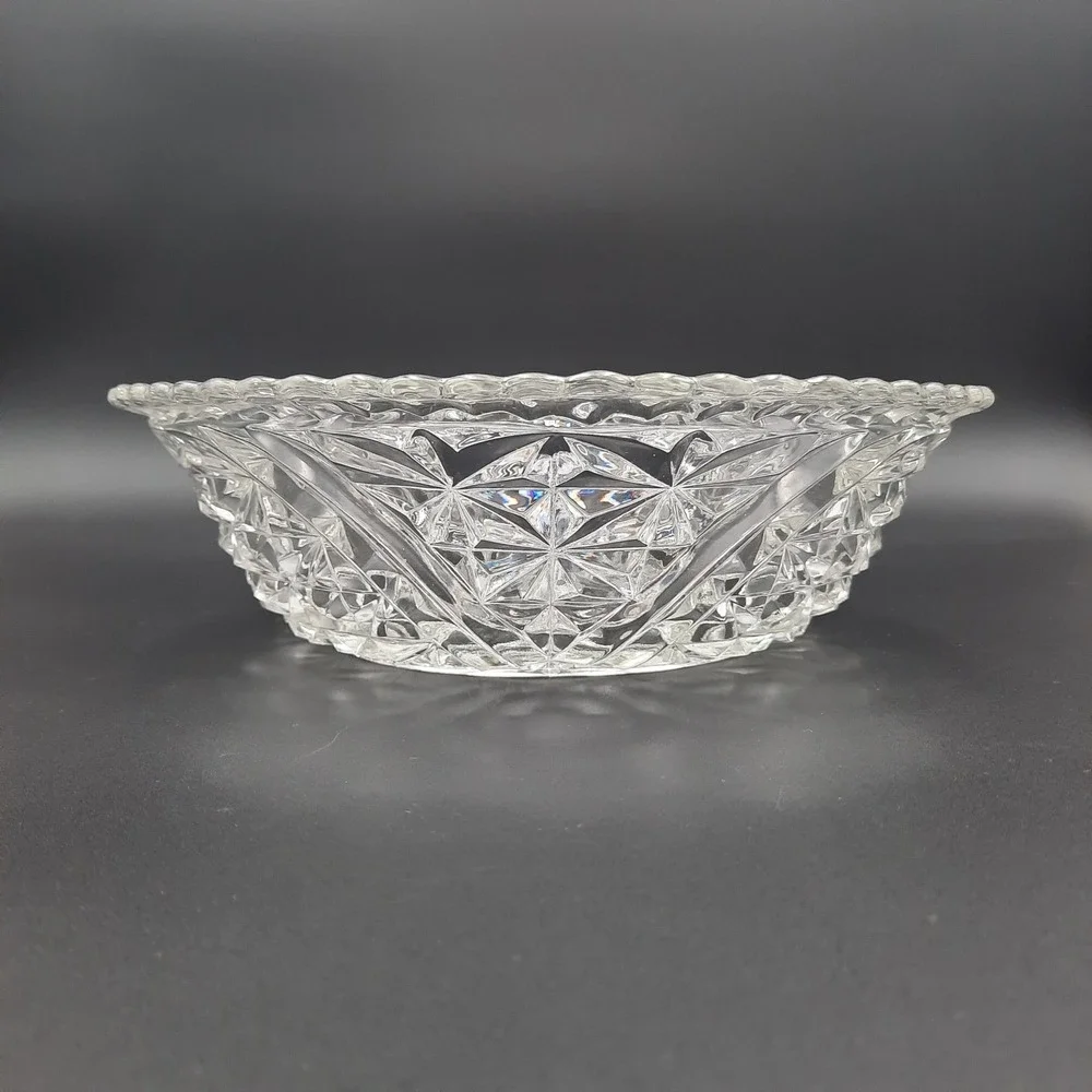 Vintage Pressed Glass Fruit Bowl with Starburst &‎ Diamond Pattern
